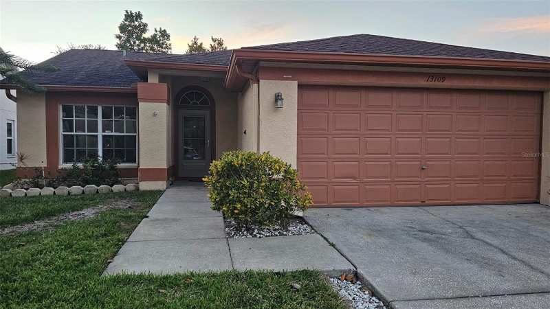 3 bedroom Single Family Residence at 13109 Elgar Place, Villas On The Green A Condomin, Riverview — photo 1