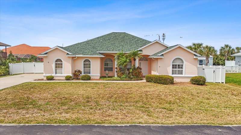 3 bedroom Single Family Residence at 7 Beachside Drive, Maritime Estates Sub, Palm Coast — photo 1
