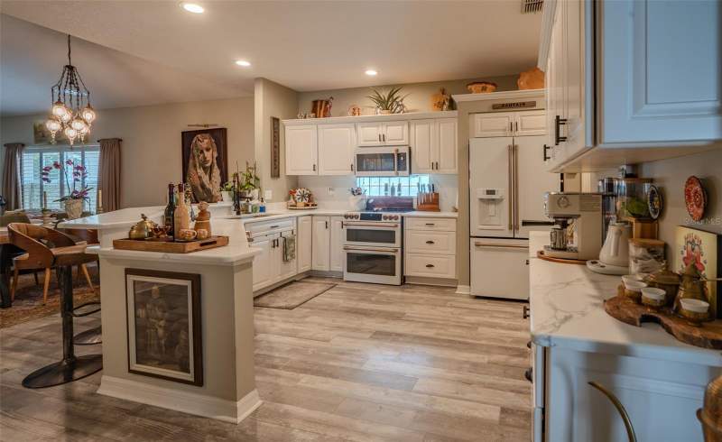 2 bedroom Single Family Residence at 8027 Saint Andrews Way, Country Club Of Mount Dora Phase 11-7, Mount Dora — photo 3