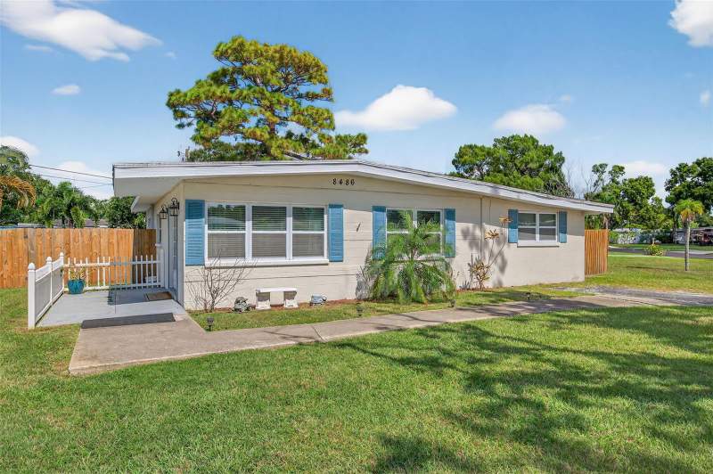 Cross Bayou Estates