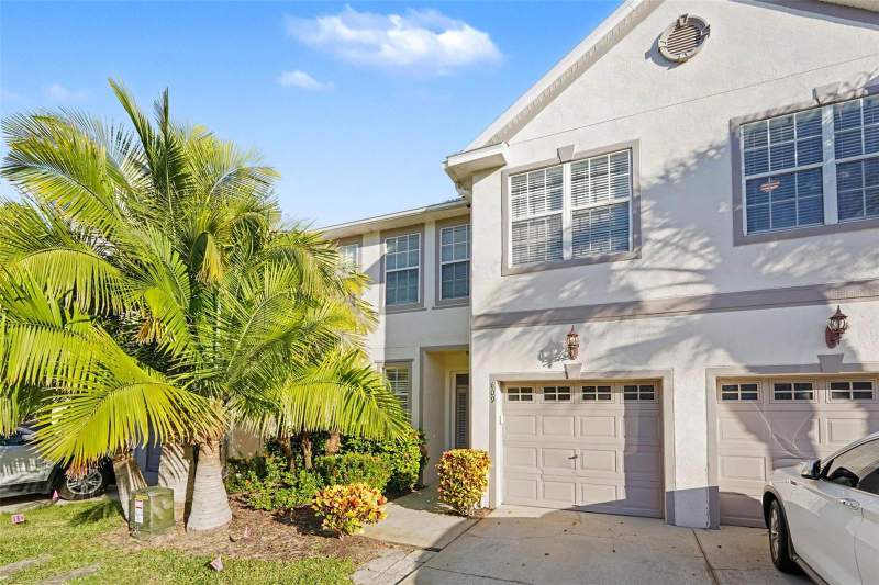 3 bedroom Townhouse at 609 Vallance Way, Brighton Bay, St Petersburg — photo 2