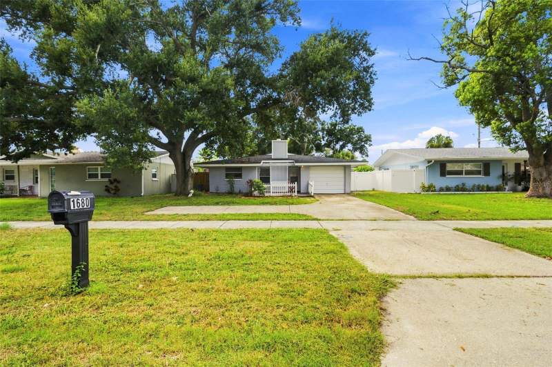2 bedroom Single Family Residence at 1680 Pinehurst Road, Suemar Sub 2nd Add, Dunedin — photo 2