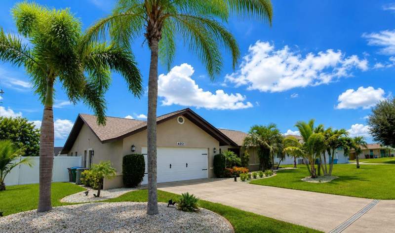 3 bedroom Single Family Residence at 402 SW 37th Lane, Cape Coral, Cape Coral — photo 3