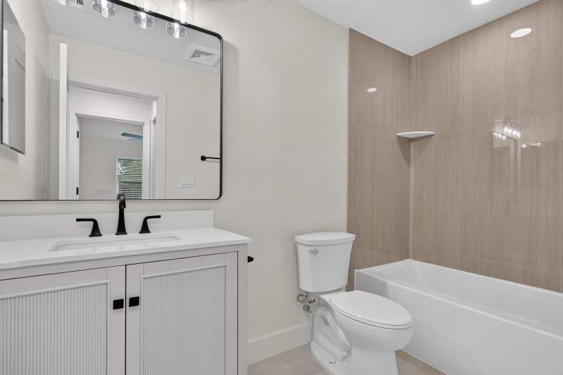 3 bedroom Single Family Residence at 403 Evergreen Drive, Harbor Palms Unit Eleven, Oldsmar — photo 4