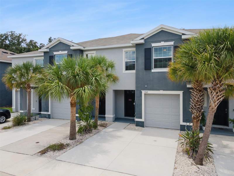 3 bedroom Townhouse at 3349 Pleasant Willow Court, District/Bloomingdale, Brandon — photo 2