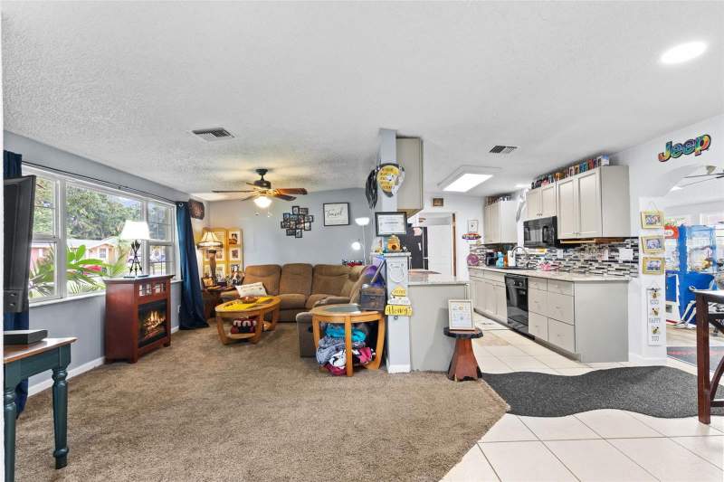 4 bedroom Single Family Residence at 1807 Carlton Drive, Carlton Terrace, Clearwater — photo 3