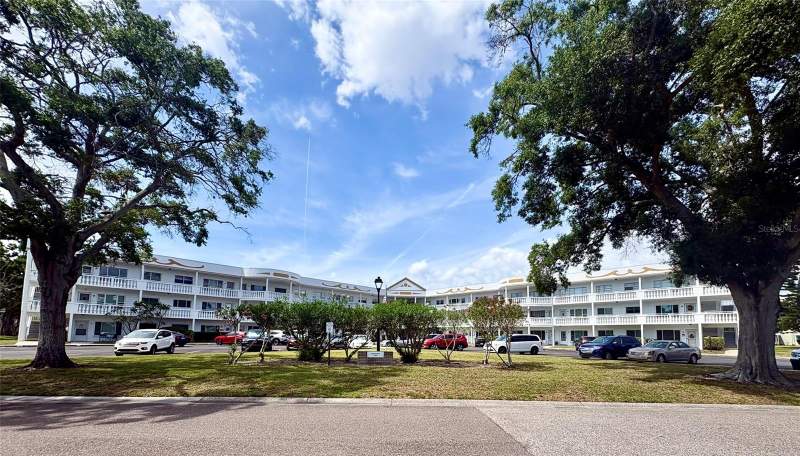 2 bedroom Condominium at 2428 Columbia Drive #36, On Top Of The World, Clearwater — photo 2