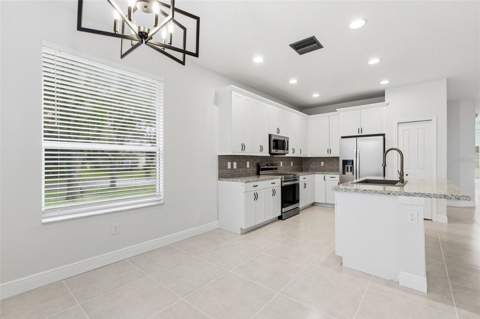 8201 Cypress Breeze Way, Tampa FL - photo 13 of 37