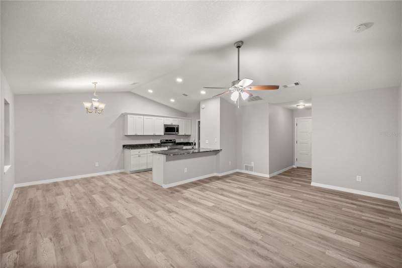 3 bedroom Single Family Residence at 3730 NW 61st Place, Mile Run, Gainesville — photo 5