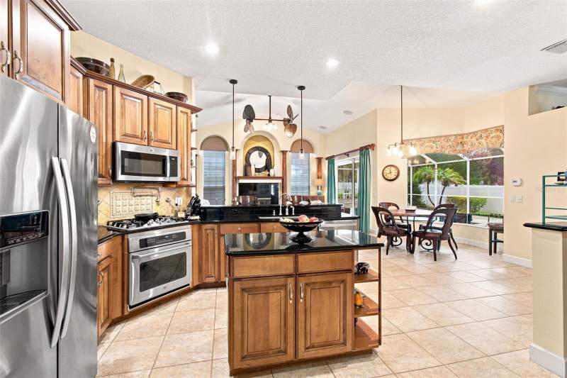 4 bedroom Single Family Residence at 2931 Hillside Ramble Drive, Hillside, Brandon — photo 2