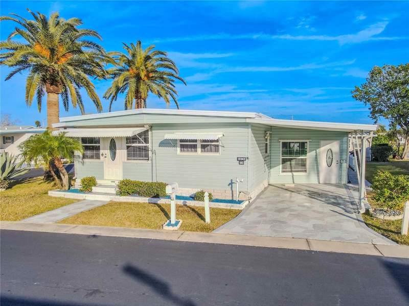 2 bedroom Mobile Home at 10343 Magnolia Lane #180, Holiday Shores Mobile Park Unrec, Largo — photo 2