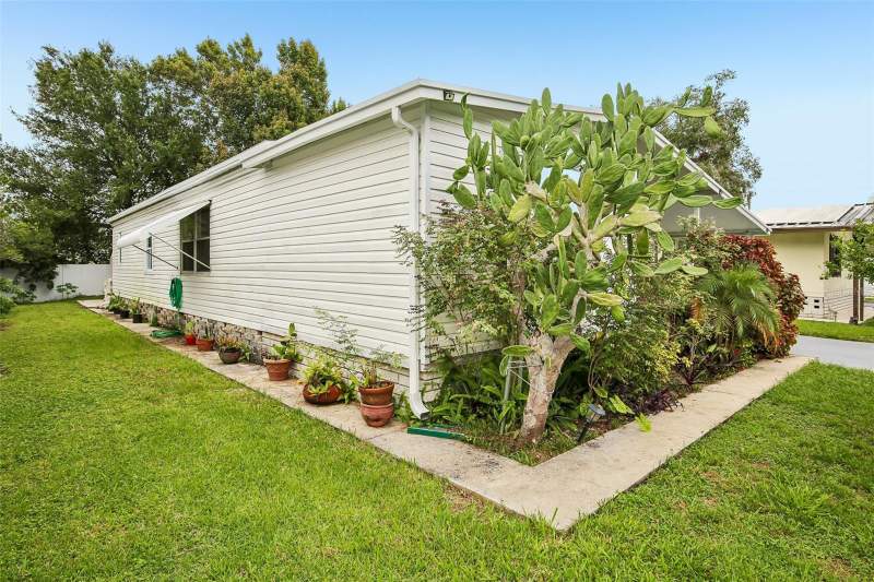 2 bedroom Manufactured Home at 8807 Sheldon West Drive, Sheldon West Mh Community, Tampa — photo 3