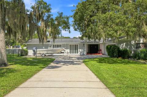 224 N Mcgowan Avenue, home for sale in Crystal River 34429