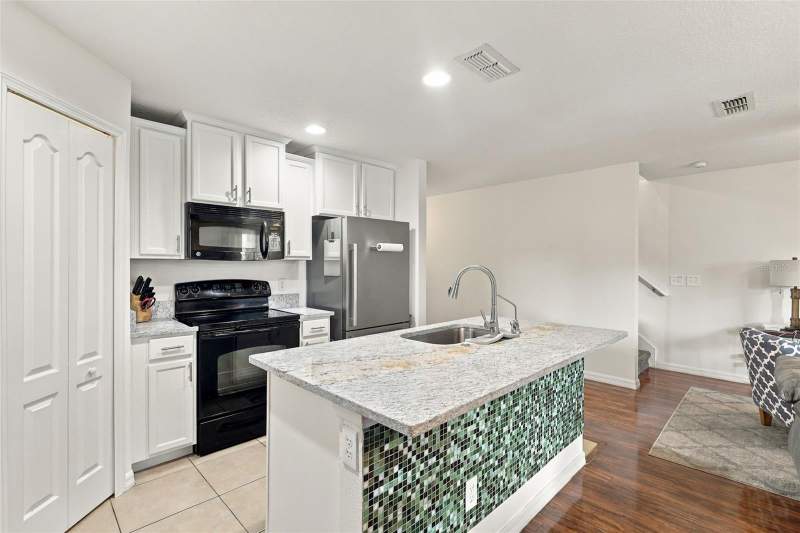 3 bedroom Townhouse at 6431 Windsor Lakes Cir, Windsor Lake Townhomes East, Sanford — photo 4