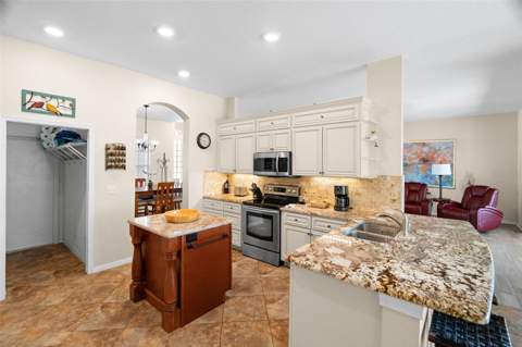 1134 Signature Drive, Sun City Center FL - photo 8 of 47