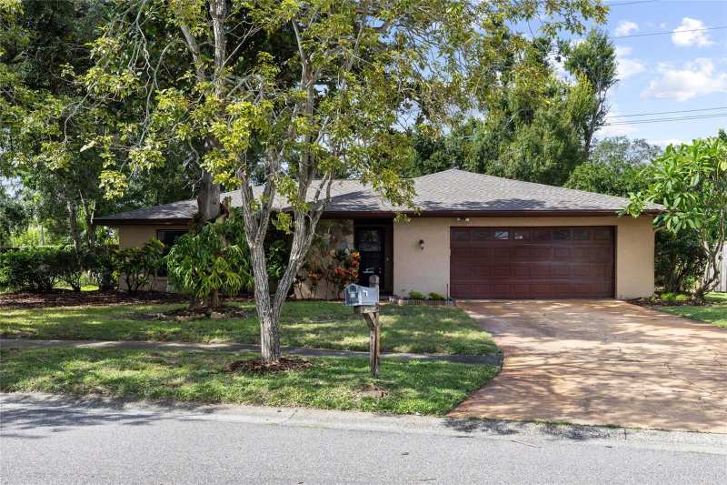 3 bedroom Single Family Residence at 3307 Del Prado Court, Lago Vista, Tampa — photo 1