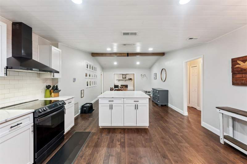 3 bedroom Single Family Residence at 1404 BEVERLY LANE, BUTTONS SUB AMD, CASSELBERRY — photo 3