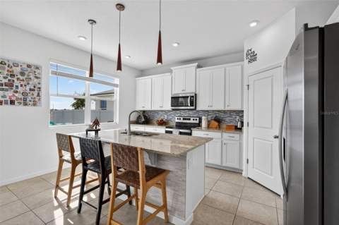 1181 Lakeshore Breeze Place, Kissimmee FL - photo 9 of 43