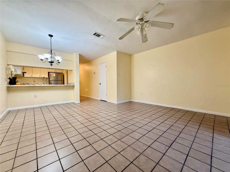 2 bedroom Condominium at 2735 SW 35th Place #1604, Casablanca West, Gainesville — photo 4