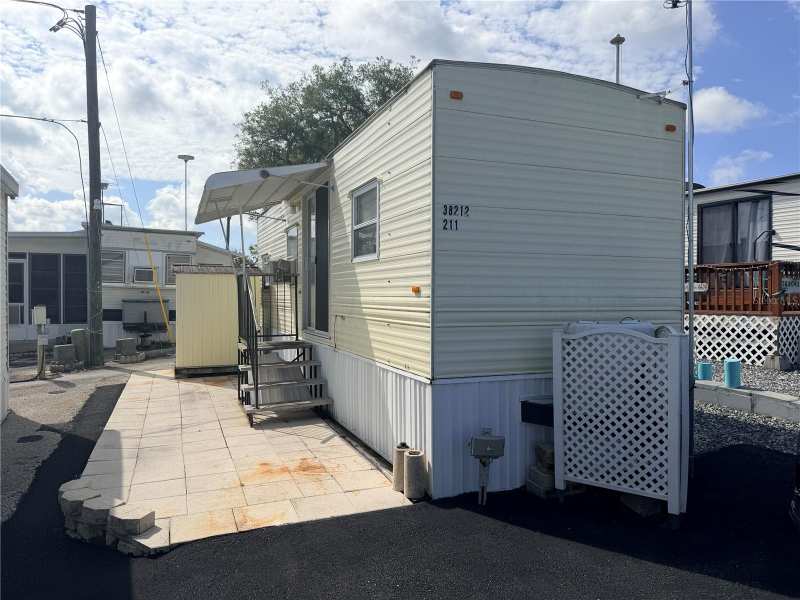1 bedroom Manufactured Home at 38212 Kingbird Way, Palm Shores Rv Resort Lt 136 Amd, Leesburg — photo 1