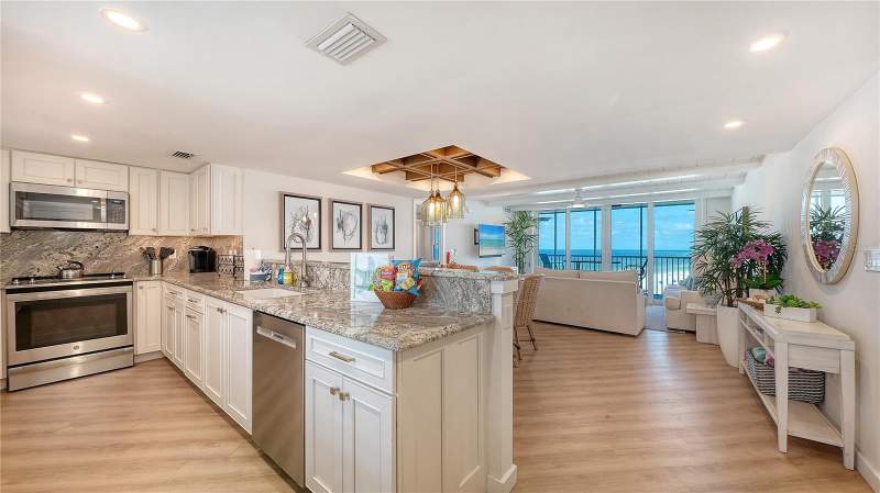 2 bedroom Condominium at 6300 Midnight Pass Road #809, Crystal Sands 2, Sarasota — photo 5
