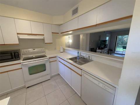 3001 58th Avenue #805, St Petersburg FL - photo 6 of 6