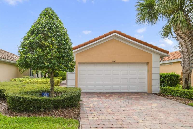 Villagewalk At Lake Nona