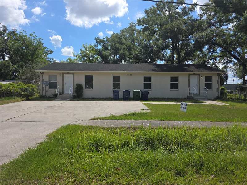 5 bedroom Half Duplex at 2017 N 61st Street, Broadway Sub, Tampa — photo 1