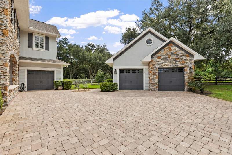 5 bedroom Single Family Residence at 19601 Eagle Crest Drive, Eagle Crest Sub, Lutz — photo 3