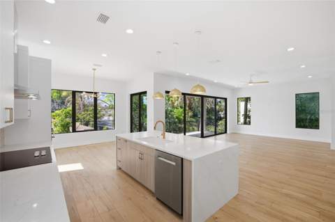 1943 Shore Acres Boulevard, St Petersburg FL - photo 16 of 52