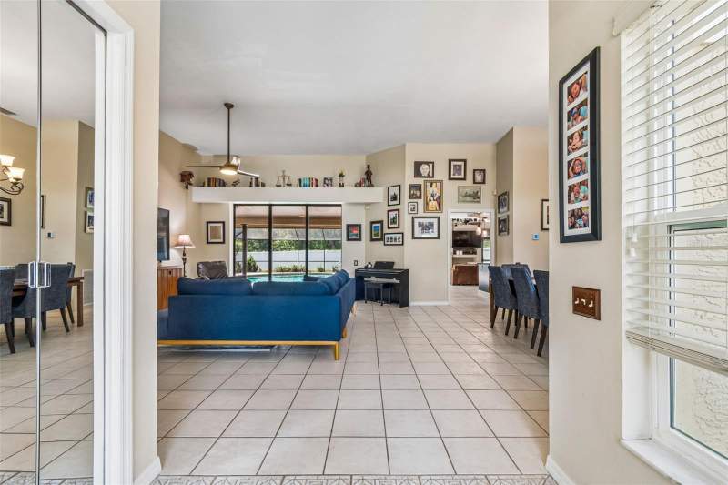 4 bedroom Single Family Residence at 2937 Hillcreek Circle, Countrypark, Clearwater — photo 2