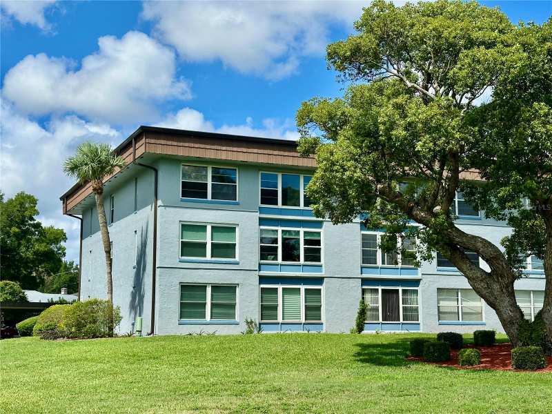 3 bedroom Condominium at 333 Lake Howard Drive #304B, Imperial Harbours Ph I, Winter Haven — photo 1