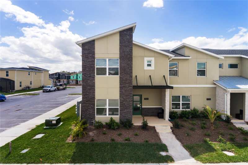 5 bedroom Townhouse at 4184 Paragraph Drive, Cove At Storey Lake 4, Kissimmee — photo 1
