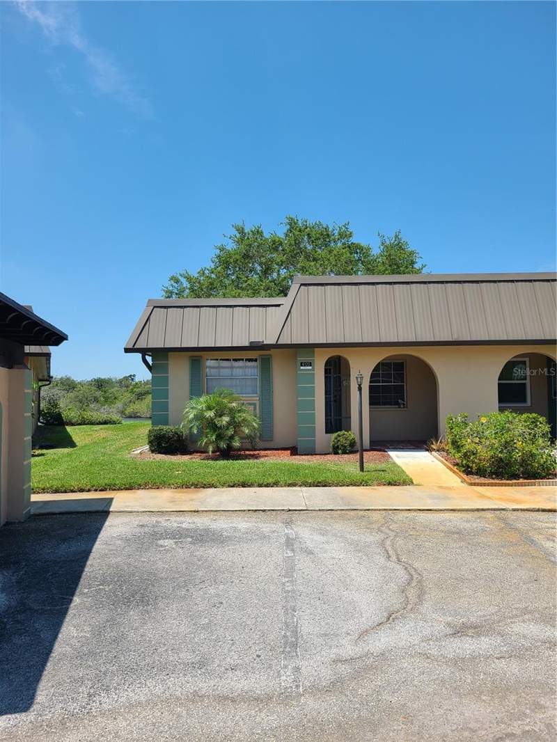 2 bedroom Villa at 4120 Stratford Drive, Gardens Beacon Square, New Port Richey — photo 2