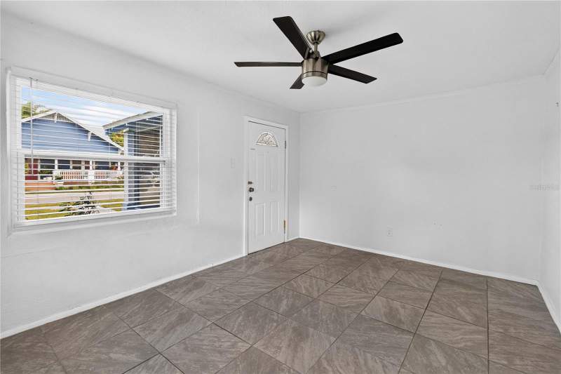 5 bedroom Single Family Residence at 1103 Brack Street, Robert Bass Add, Kissimmee — photo 4