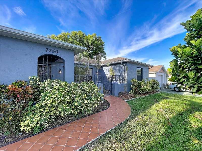 3 bedroom Single Family Residence at 7740 Turnbridge Drive, Regency Park, Port Richey — photo 1
