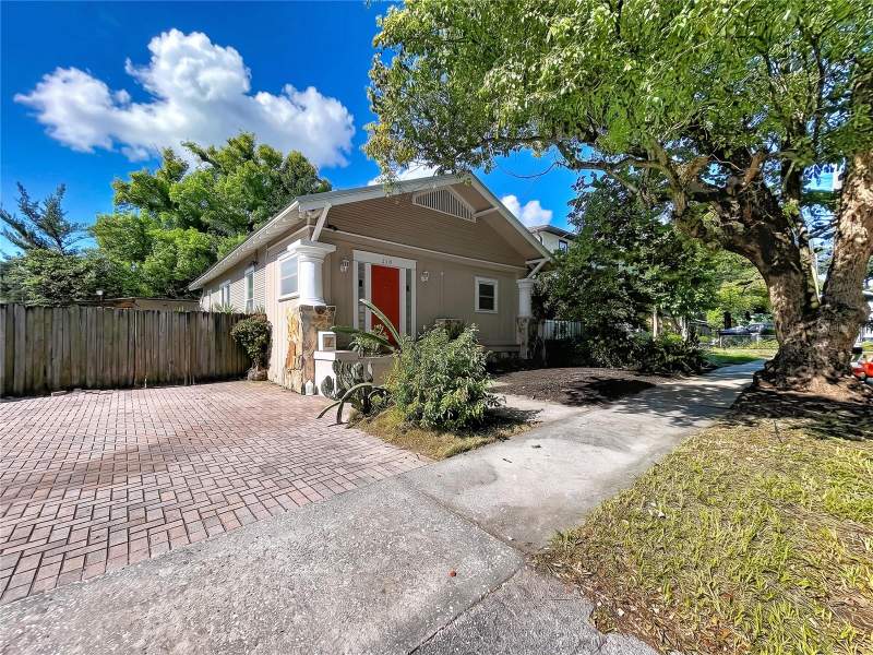 3 bedroom Single Family Residence at 210 W Floribraska Avenue, Adams Place Map, Tampa — photo 5