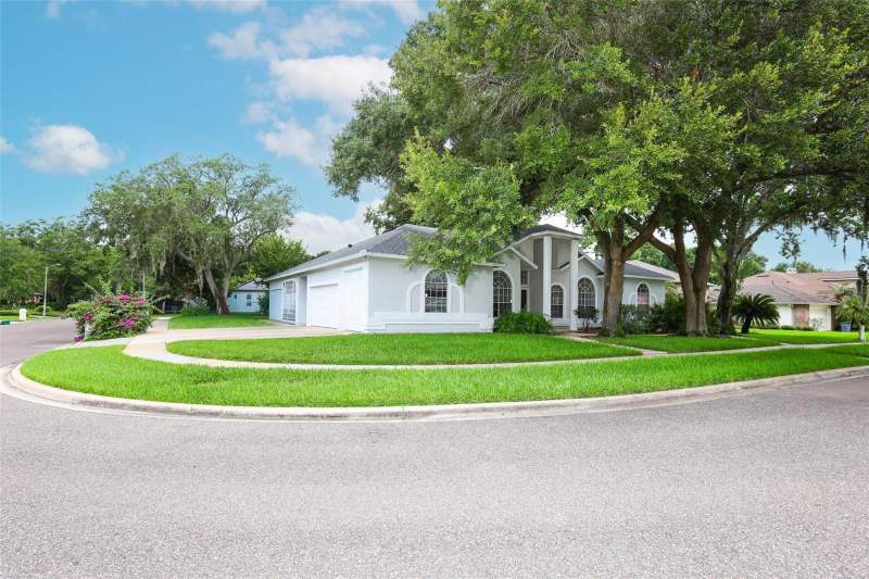 4 bedroom Single Family Residence at 2357 Chantilly Terrace, Huntington Ph 2, Oviedo — photo 2