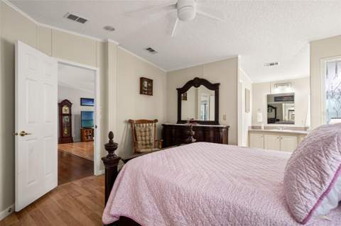 116 Mount Isle Avenue #116, St Petersburg FL - photo 20 of 36