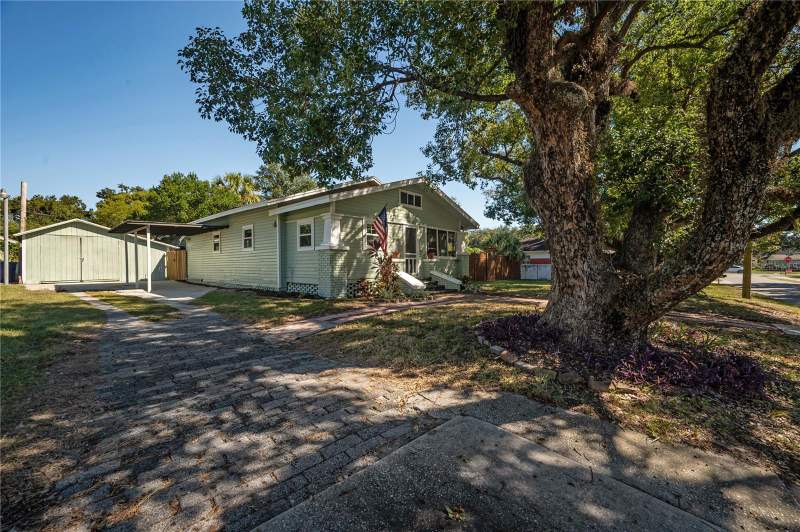 4 bedroom Single Family Residence at 1404 E Cayuga Street, Nebraska Heights, Tampa — photo 3