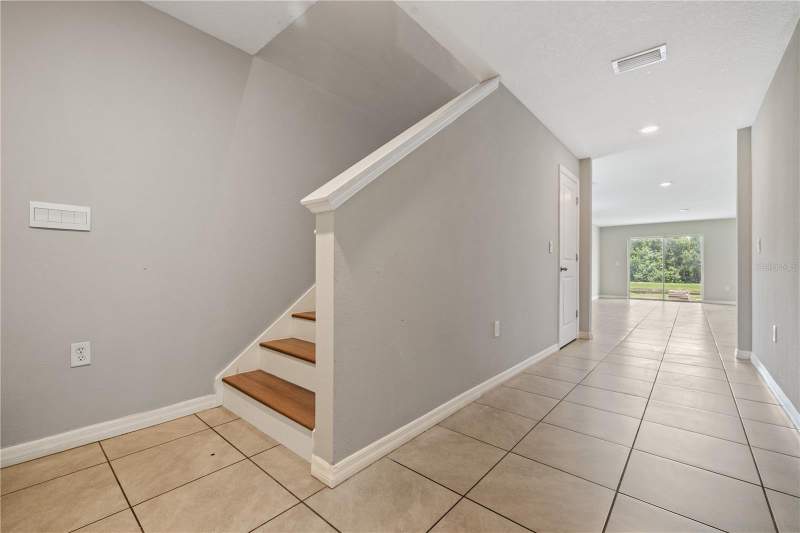 5 bedroom Single Family Residence at 11722 White Willow Lane, Ridgewood, Riverview — photo 3
