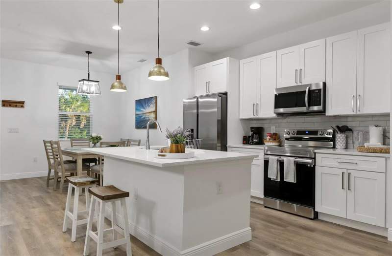 4 bedroom Single Family Residence at 10170 Quimper Avenue, Port Charlotte Sec 062, Englewood — photo 4
