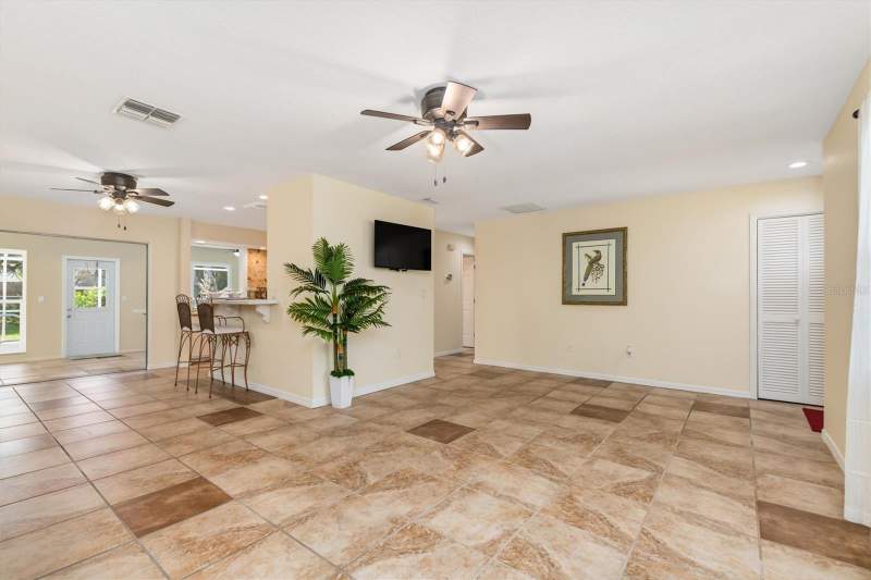 3 bedroom Single Family Residence at 22181 New York Avenue, Port Charlotte Sec 013, Port Charlotte — photo 3