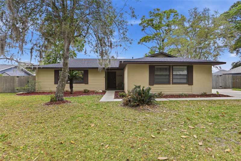 3 bedroom Single Family Residence at 7306 SW 17th Place, Pine Glade, Gainesville — photo 1