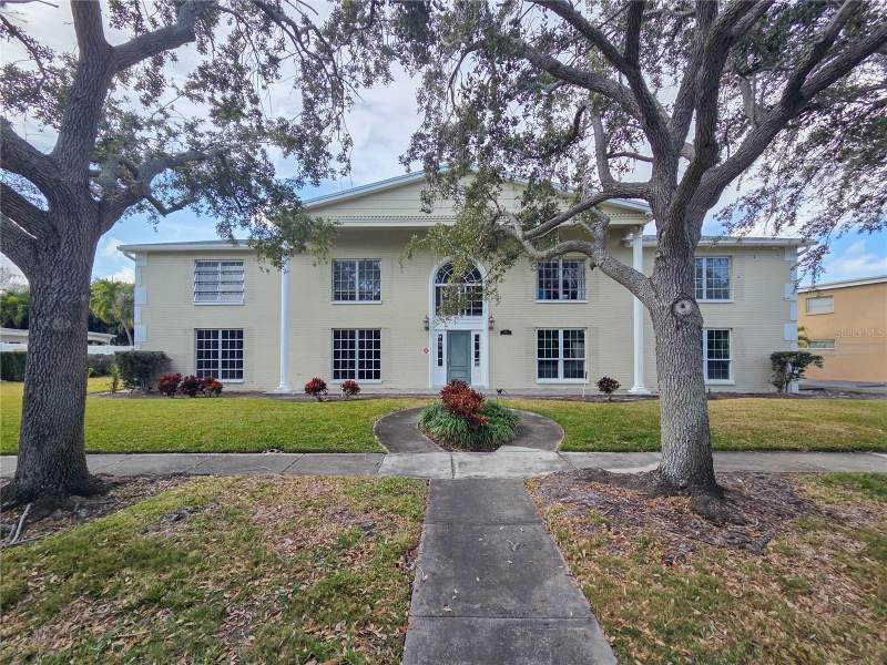 Eden IsleCondos for Sale in St Petersburg, FL