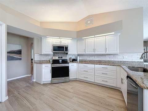 9428 Apple Dumpling Court, Weeki Wachee FL - photo 7 of 36