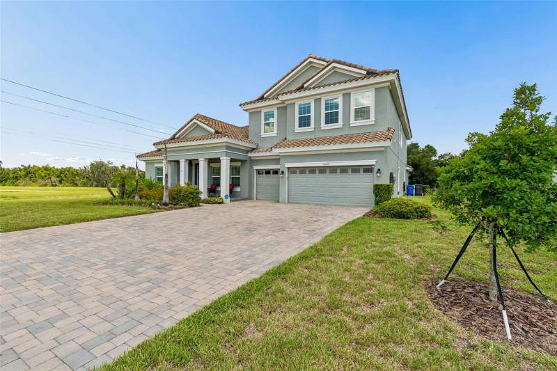 5 bedroom Single Family Residence at 10597 Meadowrun Drive, Creek Ridge Preserve Phase 1 Lot 13 Block E, Lithia — photo 3