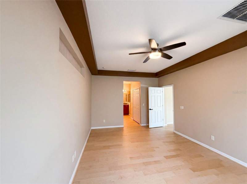 4 bedroom Single Family Residence at 5605 Windsong Oak Drive, Windsong At Leesburg, Leesburg — photo 4