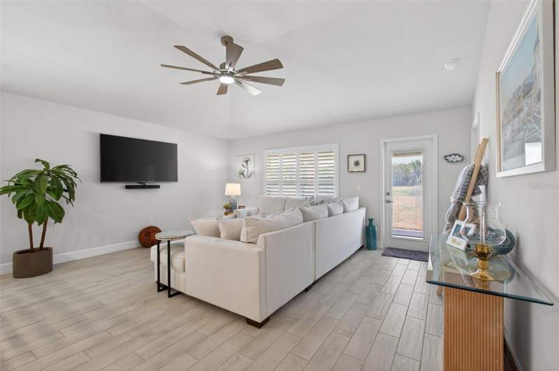 4 bedroom Single Family Residence at 25013 SW 24th Place, Country Way South Ph 1 Pb 38 Pg 79, Newberry — photo 3