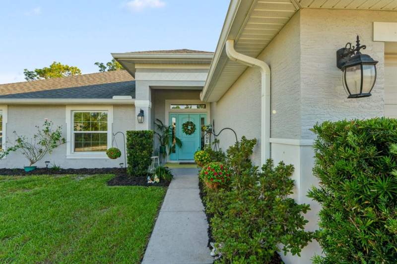 4 bedroom Single Family Residence at 11352 Mississippi Kite Avenue, Royal Highlands, Weeki Wachee — photo 3
